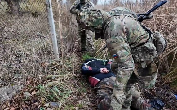 ФСБ задержала в Крыму двух агентов военной разведки Украины