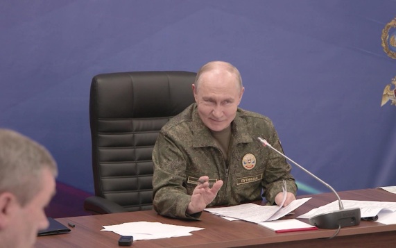 Владимир Путин посетил пункт управления группировки войск в зоне СВО