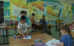 Веселиться, узнавать новое и дружить: как школьники Благовещенска проводят каникулы с пользой