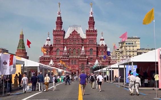 Дело об убийстве в Монако, закрытие Ормузского пролива, рост продаж книг в России