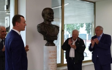 Михаил Дегтярев и Шамиль Тарпищев открыли памятник первому российскому члену МОК Алексею Бутовскому