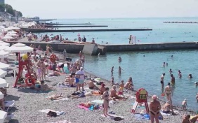 В Сочи с моря проверили готовность пляжей к сезону