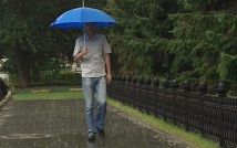 Сильные ливни и град обрушатся на Москву, разрушения и изоляция в регионах