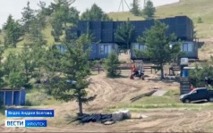 Ольхонская природоохранная прокуратура проверяет законность строительства кемпинга на Байкале