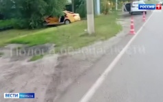 В Кирсанове водитель спас велосипедиста ценой собственной машины