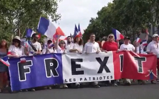 Газета Le Figaro раскритиковала поведение Владимира Зеленского на Дне взятия Бастилии