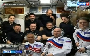 Связистов и радийщиков края поздравили из космоса: в ТОГУ провели радиомост с МКС