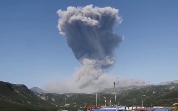 На Камчатке проснулся вулкан Шивелуч