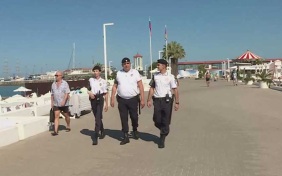 В Сочи за порядком на набережных следит туристическая полиция