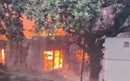 Огонь у побережья: Лесные пожары в Турции подобрались к курортным зонам