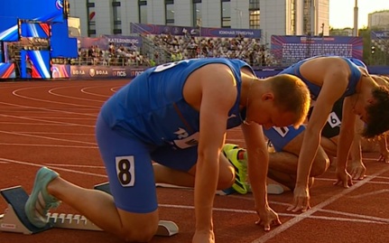 18‑летний Николай Грудковский выиграл забег на 100 метров на чемпионате России по легкой атлетике