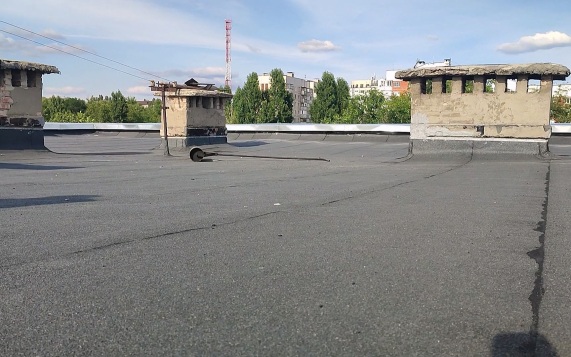 В Белгороде на улице Курской завершился капремонт кровли многоэтажного дома