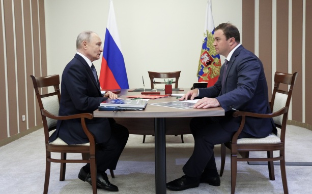 Владимир Путин провел рабочую встречу с губернатором Омской области Виталием Хоценко