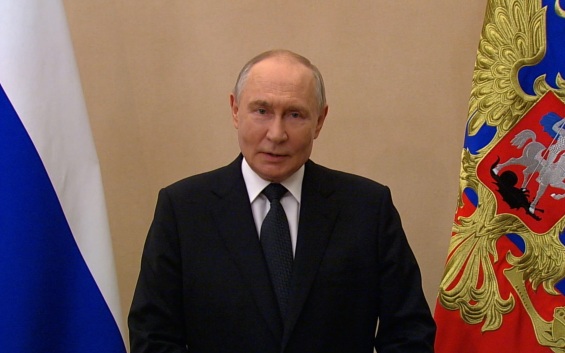 Владимир Путин поздравил россиян с Днем ВМФ