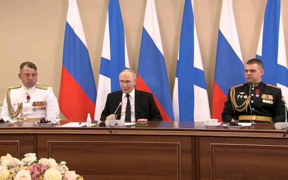 Владимир Путин отмечает 330-летие Военно-морского флота в Санкт-Петербурге