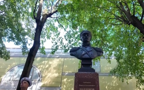 В Петербурге в День ВМФ открыли бюст адмиралу Нахимову
