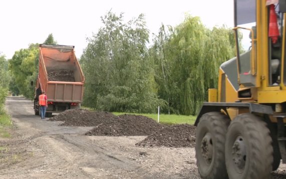 Ремонт участка автодороги Ивня - Новоселовка завершат до октября