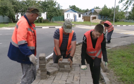 В Ивне благоустраивают центральную улицу Ленина
