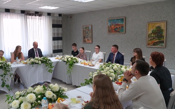 Александр Шуваев встретился в Белгороде с жителями ПВР
