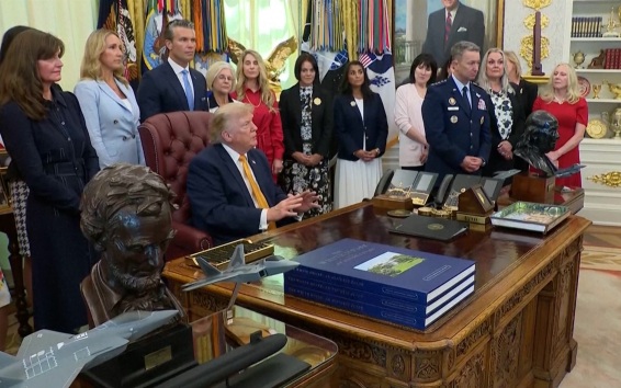 Трамп пообещал жесткие меры, если не удастся договориться с Ираном