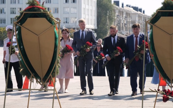В Белгороде почтили память героев-освободителей у Вечного огня