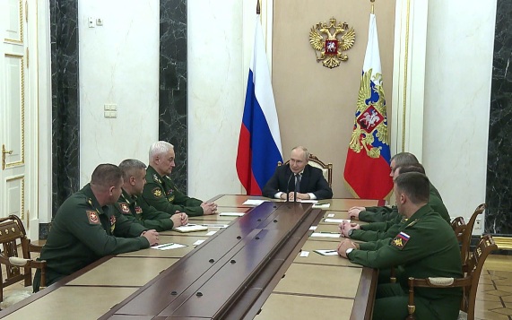 Владимир Путин произвел кадровые перестановки в руководстве Минобороны и СВО