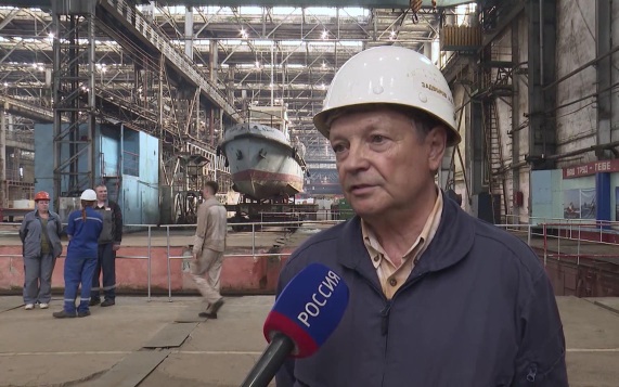Хабаровский судостроительный завод начал сборку первых дебаркадеров