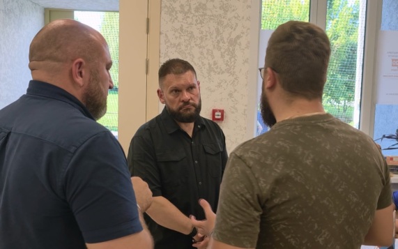 Евгений Поддубный оценил работу гуманитарного центра в Грайворонском округе