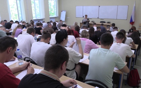 В российских вузах вырос интерес к фундаментальной физике и авиастроению на фоне перехода к новой модели образования