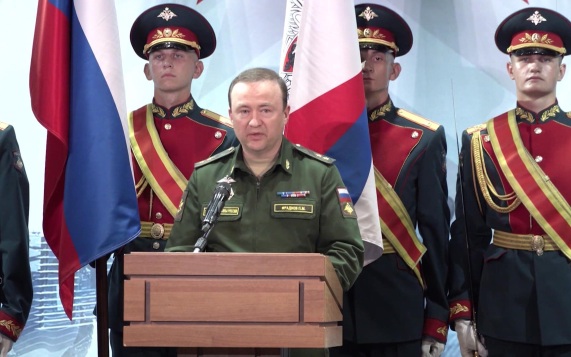 Заместитель министра обороны поздравил военных строителей с профессиональным праздником