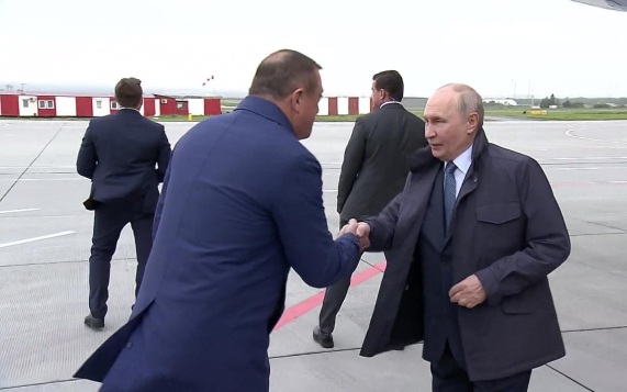Путин прибыл на Сахалин для участия в учениях Тихоокеанского флота
