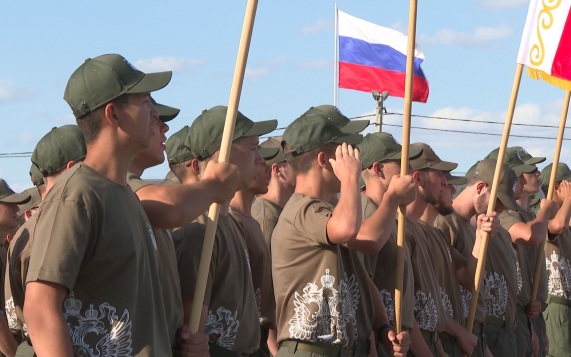Более 200 курсантов объединил отборочный этап соревнований "Путь ВОИНа" под Волгоградом