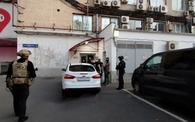Появилось видео задержаний на московском рынке "Горбушка"