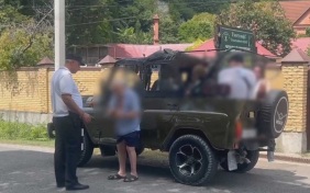 В Сочи задержали джиппера, который перевозил ребенка без кресла