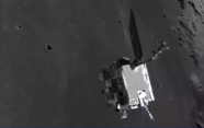 Зонд НАСА сфотографировал новый кратер на Луне от падения ступени ракеты SpaceX