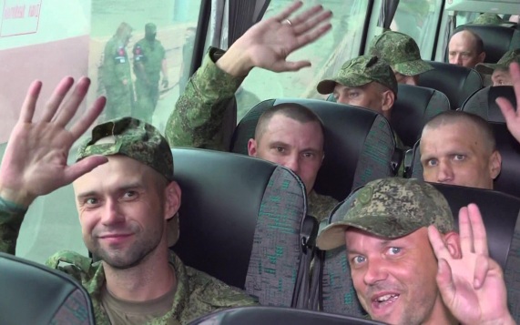 Обмен пленными, ситуация с бензином, обретение мощей Дмитрия Донского в Кремле и три нападения медведей за сутки