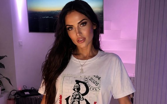 В Польше раскритиковали назначение модели OnlyFans послом памяти восстания
