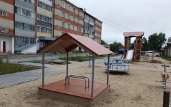 В Райчихинске двор на Пионерской превращается в современное пространство для отдыха