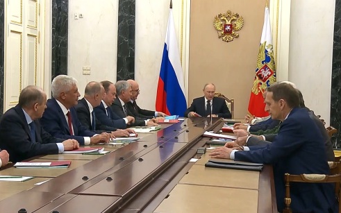Арктика - тема совещания Президента с Совбезом