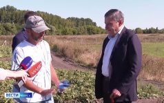 Александр Хинштейн накануне посетил экоферму в Курской области