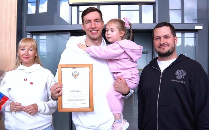Колыма встретила чемпиона Европы по плаванию Ивана Кожакина
