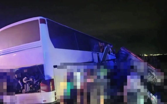 ЗАГОЛОВКИ

Пять человек погибли в ДТП с рейсовым автобусом и грузовиком на Ставрополье