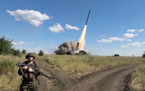 Взлом обороны и расширение буфера: российская армия освободила Святогорск и Казачью Лопань