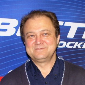 Бумажные документы возим с собой