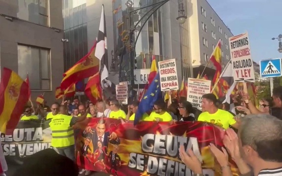 В Испании прошли массовые протесты из-за миграционного кризиса в Сеуте