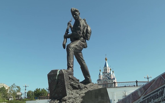 В Хабаровске открыли памятник советским воинам в честь Победы над милитаристской Японией