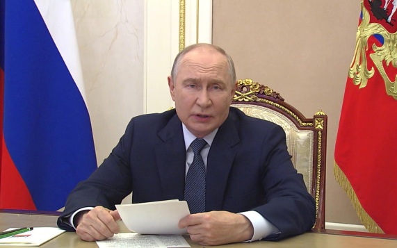 Владимир Путин обсудил сохранение исторической памяти и новые заявки на звание "Город трудовой доблести"