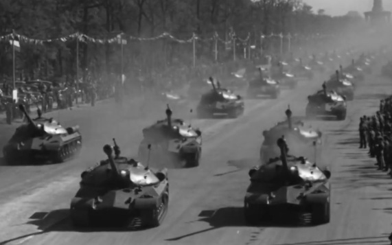 7 сентября: коронация Александра II, корниловский мятеж, парад союзников в Берлине, появились "новые русские"