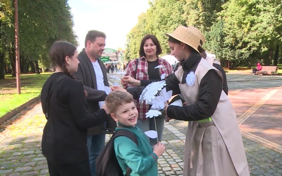В Калининграде в пятый раз прошла благотворительная акция "День белого цветка"