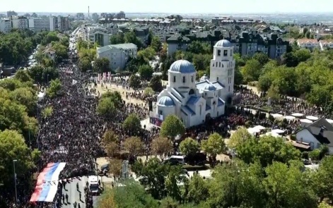 Тысячи человек простились с Ратко Младичем в Сербии